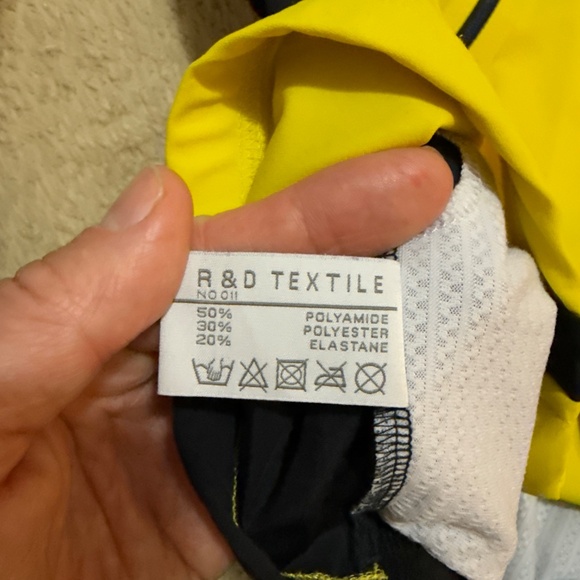 Assos women’s (I think) large bike jersey - Picture 5 of 10